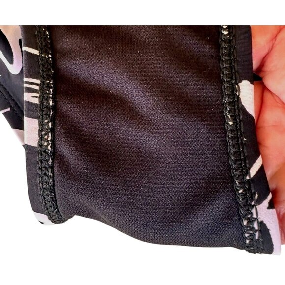 Hurley Swimsuit Small Petite SP Black White One Piece Floral Floral Beach Cruise - Picture 11 of 12